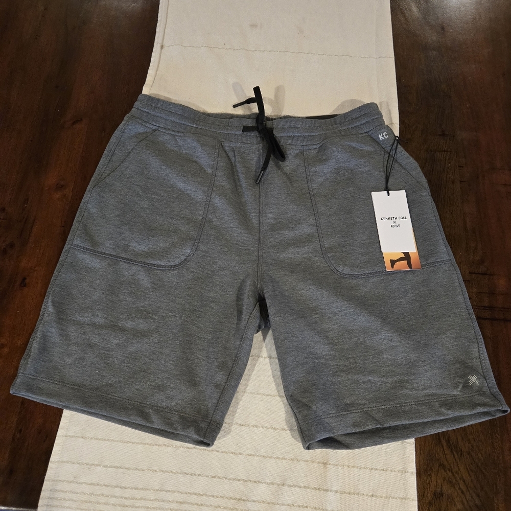 Kenneth Cole Men's Active Tech Jogger Shorts M
